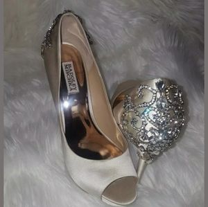 Badgley Mischka Light Gold Peep Toe Heels Shoes 11